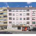Houze_Central Lisbon 4 Room Flat