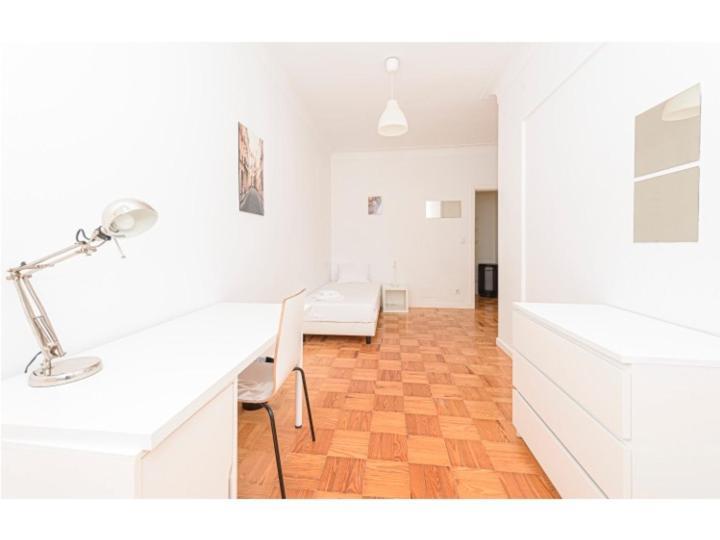 Houze_central 4 Flat Apartment